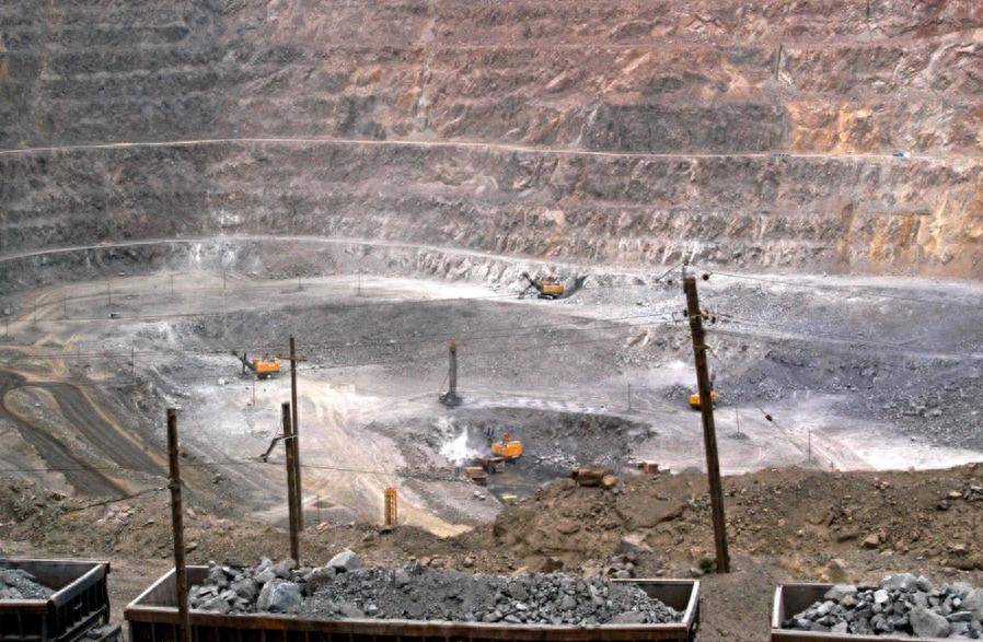 中国开始恢复稀土供应,特朗普没想到,中方留了一手,美军供应商日子难过了!