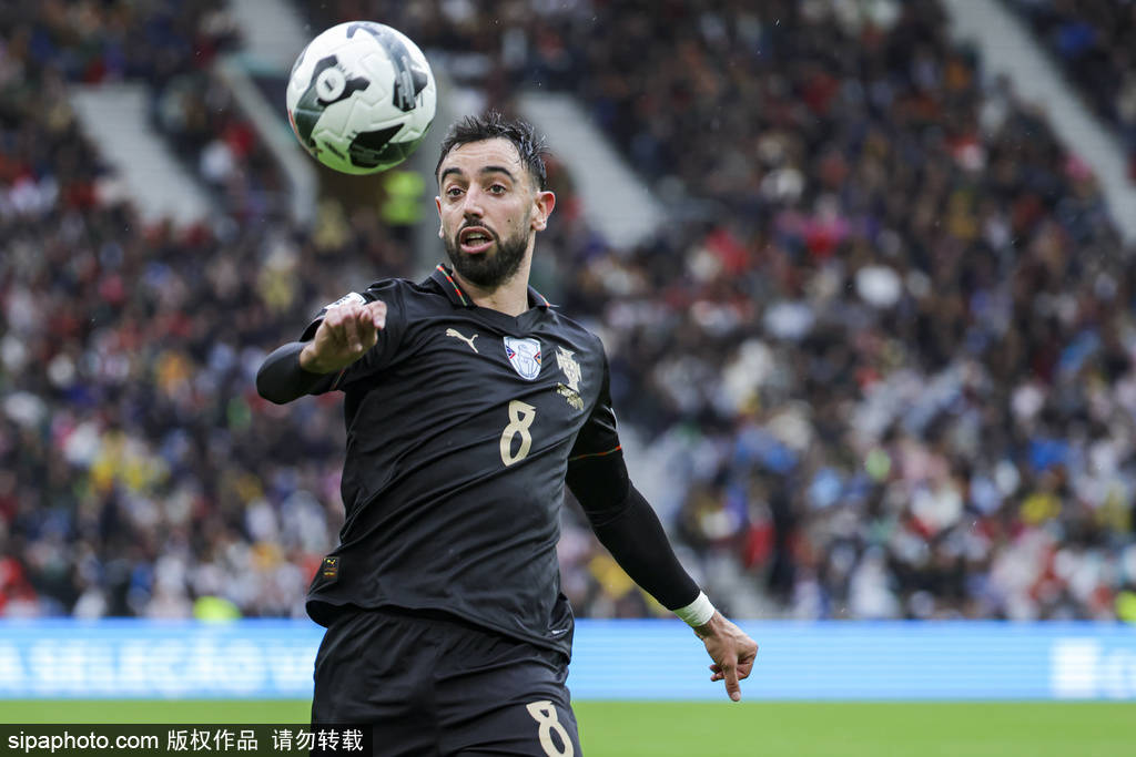 直通世界杯！世预赛-C罗停赛B费戴帽 葡萄牙9-1亚美尼亚