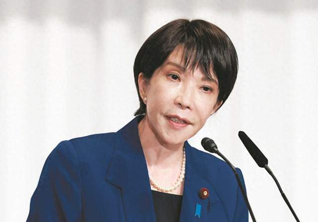 中日磋商不欢而散，而现场流传的一张照片，比磋商结果更戳人眼球